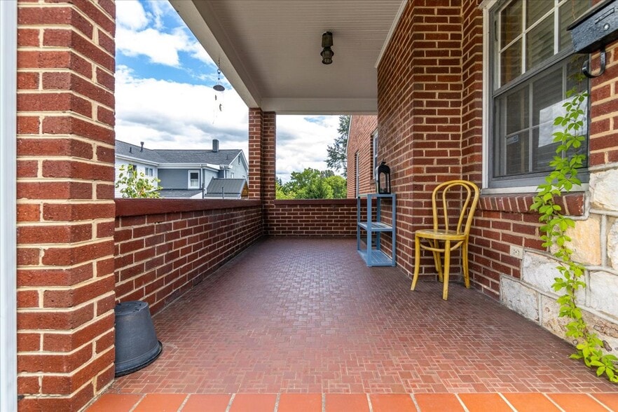 Building Photo - 2510 Tillett Rd SW