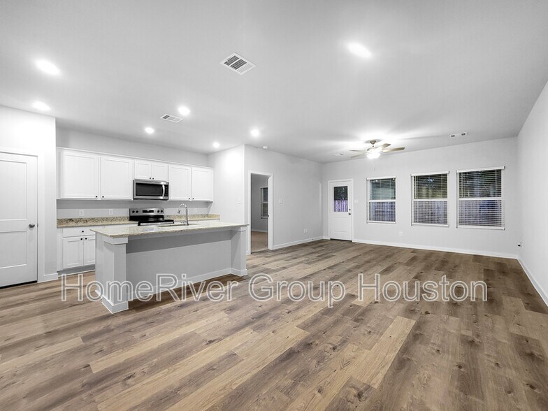 Building Photo - 10759 Red Flagstone Dr