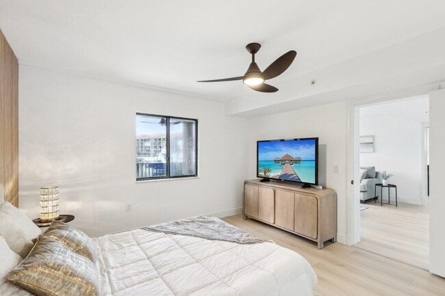 Building Photo - 1601 Marina Isle Way