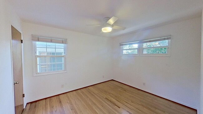 Building Photo - **MOVE-IN SPECIAL!!** Charming 3 Bed 1 Bat...