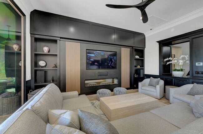 Building Photo - Entertainers dream