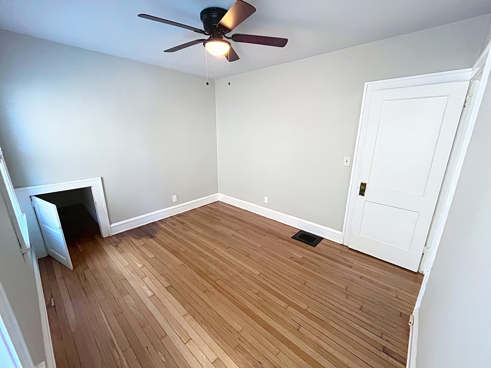 Building Photo - 1307 Edanola Ave