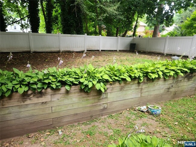 Building Photo - 276 Franklin Turnpike