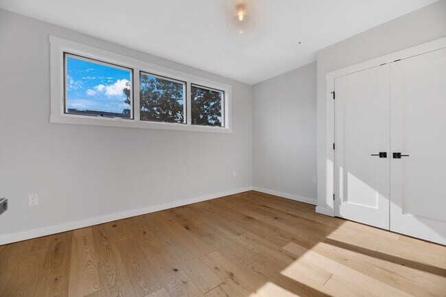 Building Photo - 6914 Willow St NW