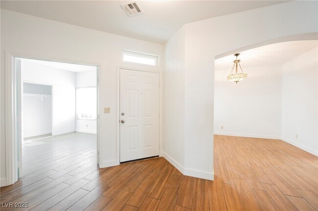 Building Photo - 7829 Ben Hogan Dr