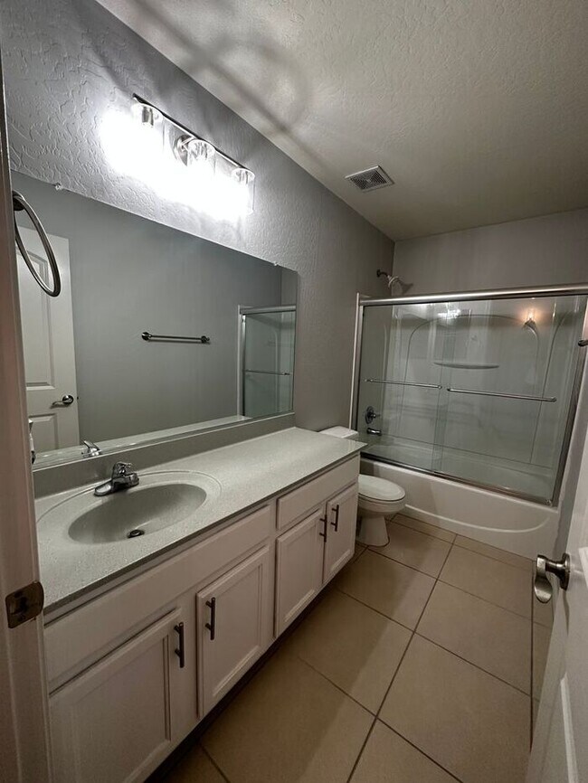 Building Photo - COMING SOON! Gorgeous 3 Bed 2 Bath in Buck...