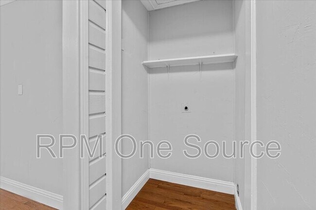 Building Photo - 117 Ida St