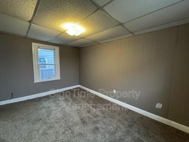 Building Photo - 1009 Corbett St