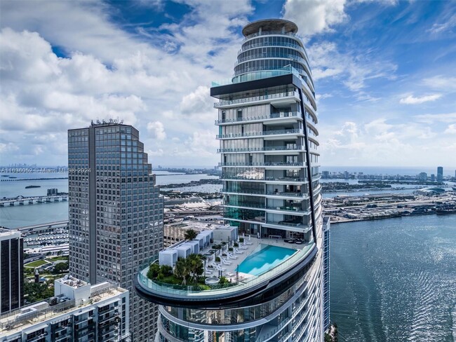 Building Photo - 300 Biscayne Blvd Way