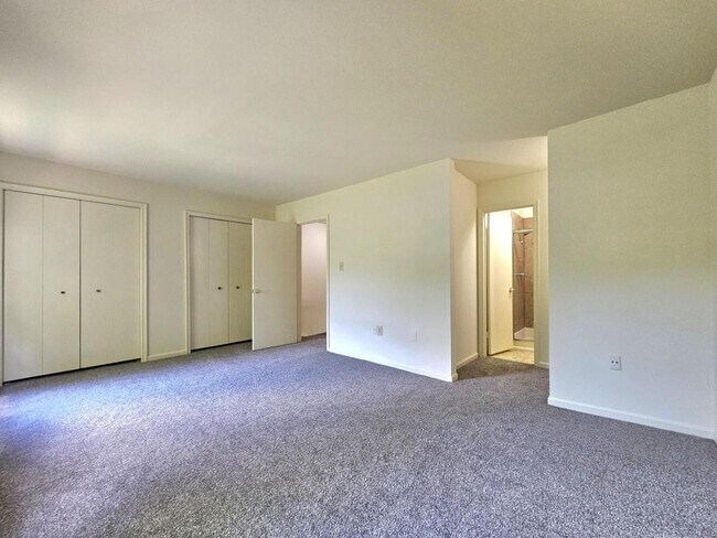 Building Photo - 4719 Gainsborough Dr