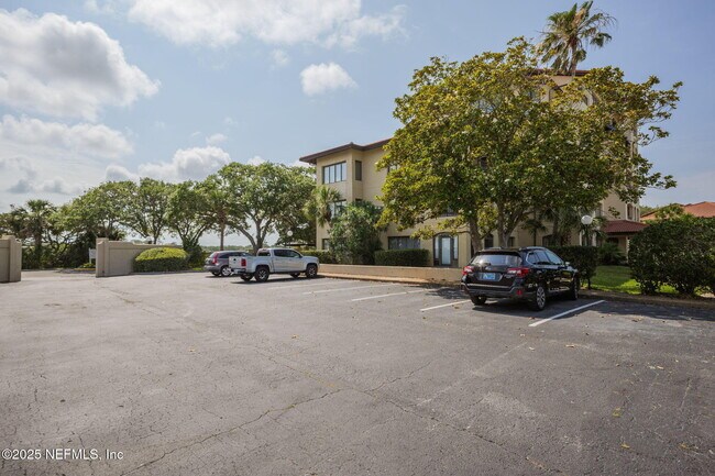 Building Photo - 3106 Harbor Dr