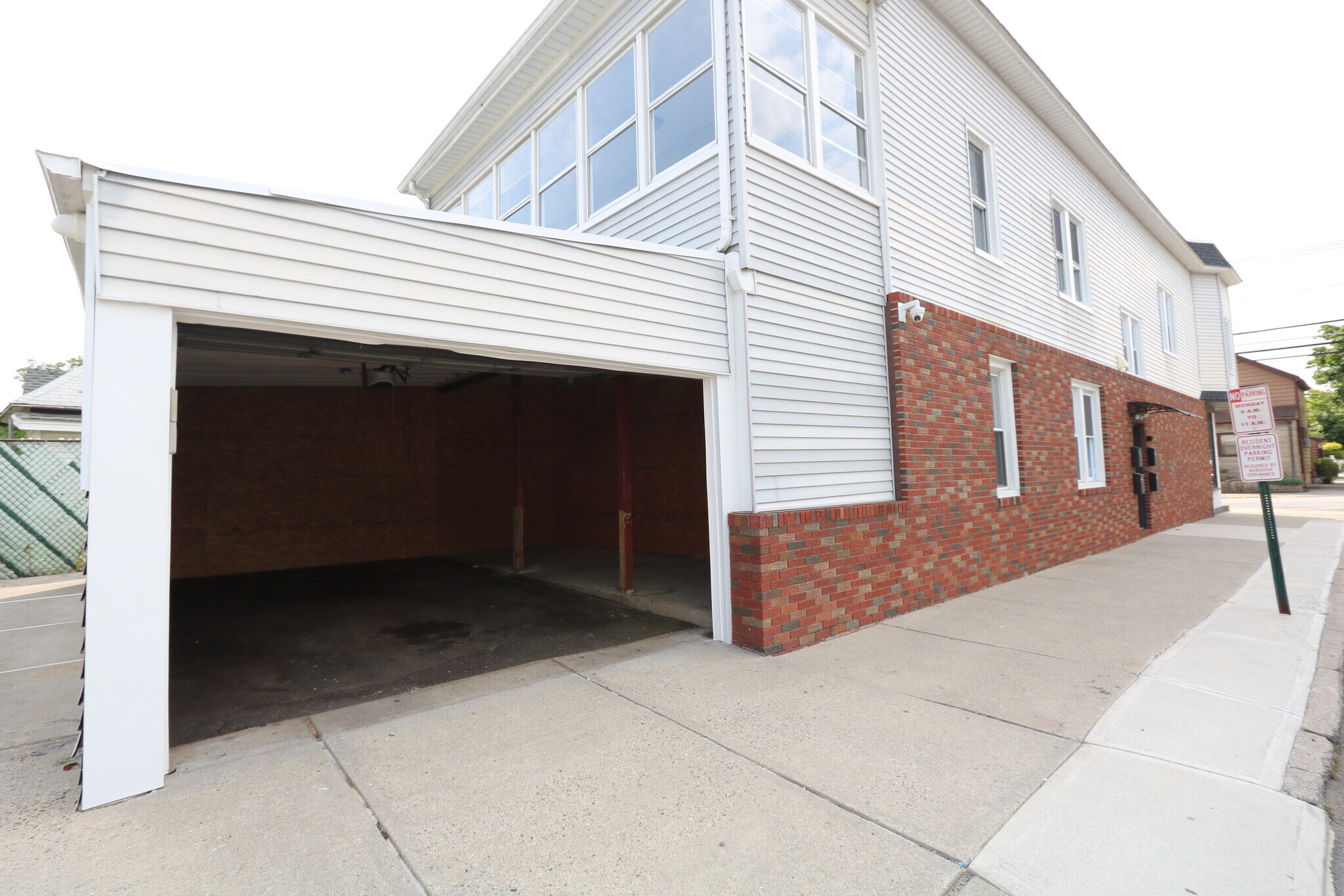 Building Photo - 59 Locust Ave