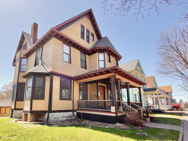 Building Photo - 361 Bates Ave