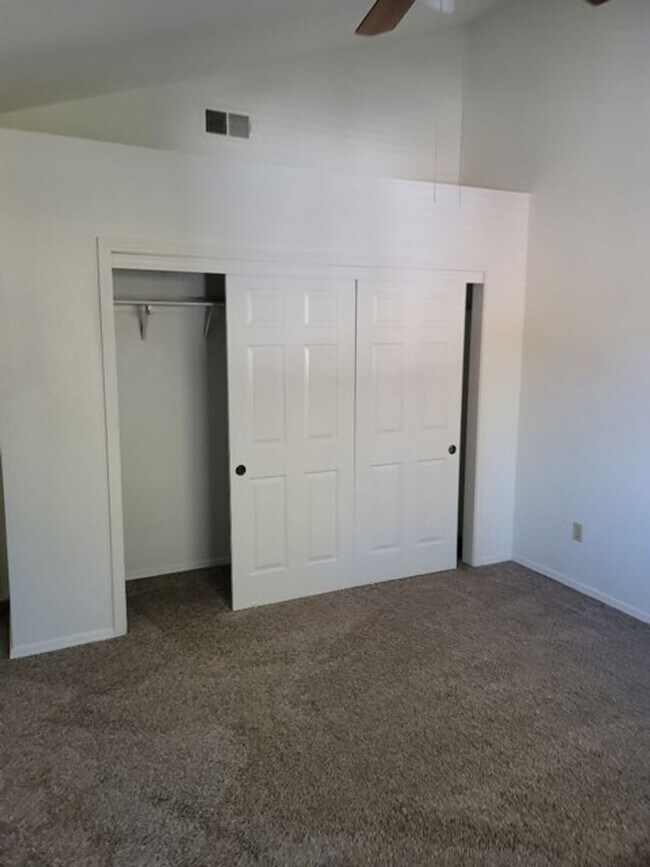 Building Photo - 90-90 Brewer St