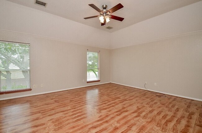 Building Photo - 2515 Lansing Cir