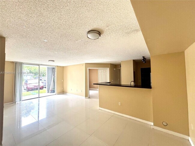 Building Photo - 777 SW 111th Way