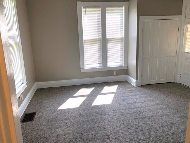 Building Photo - Now Available!! 1 Bed, 1 Bath House - BONUS ROOM!!