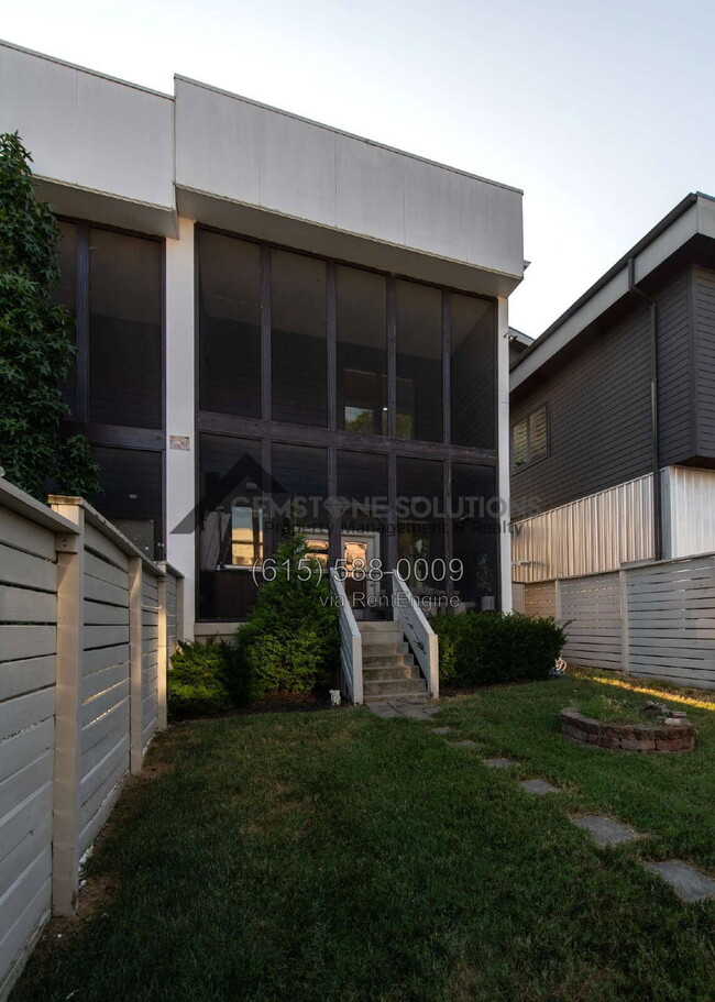 Building Photo - 420B 37th Ave N