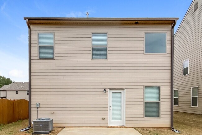 Building Photo - 2913 Warwick Ct