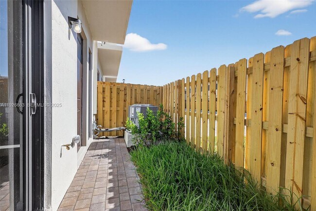 Building Photo - 13835 SW 261st Terrace