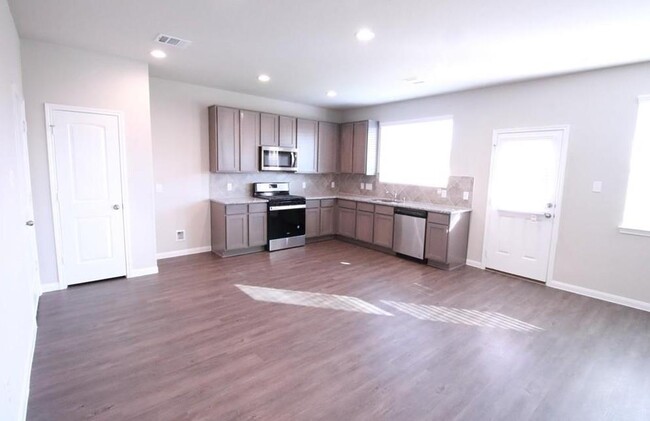 Building Photo - 3010 Orchid Ranch Dr