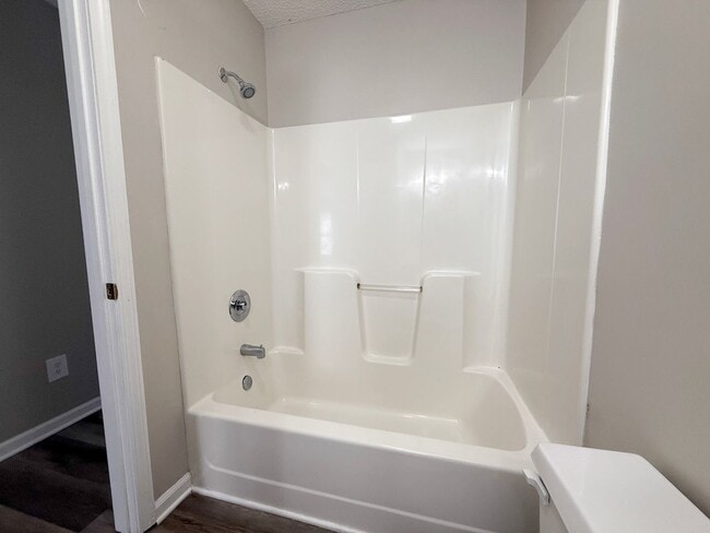 Building Photo - 1948 E First St