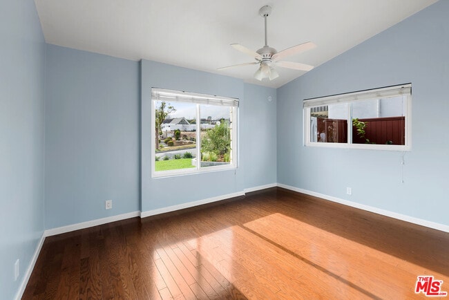 Building Photo - 3818 Seahorn Dr