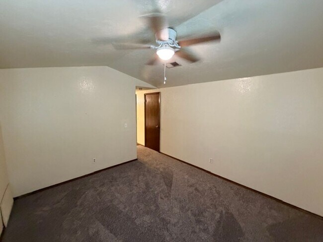 Building Photo - Adorable cottage style three bed, two bath, two car garage home in Moore Schools!