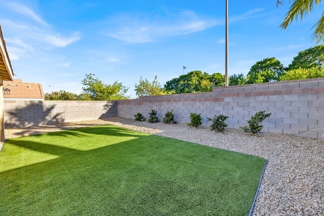 Building Photo - Stunning Remodeled Summerlin Home!