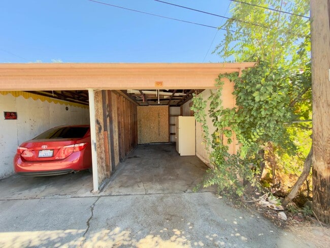 Building Photo - 171 S 900 W