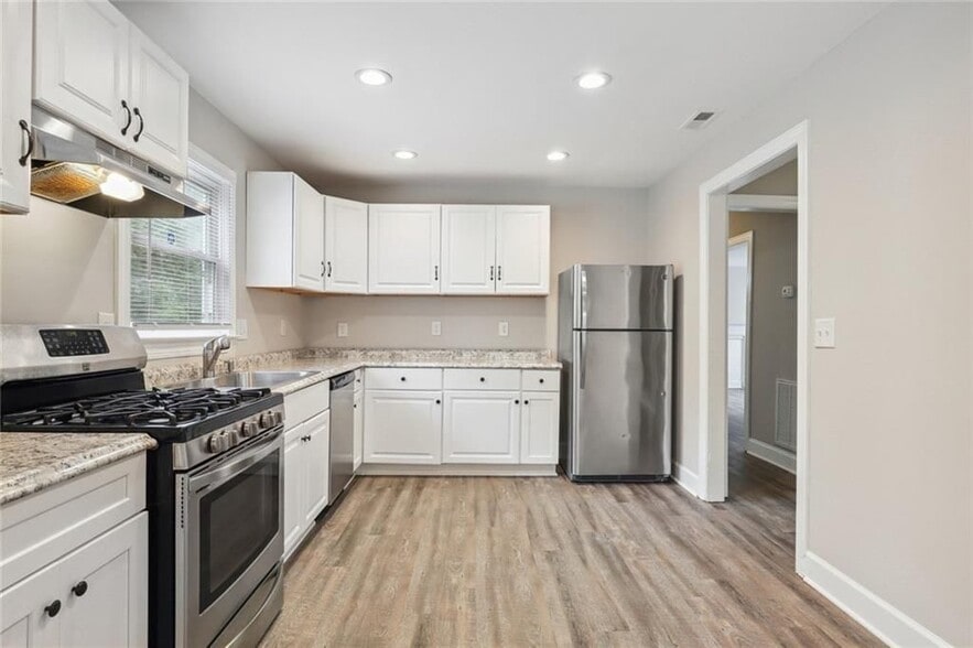 Building Photo - 1641 Sandtown Rd SW