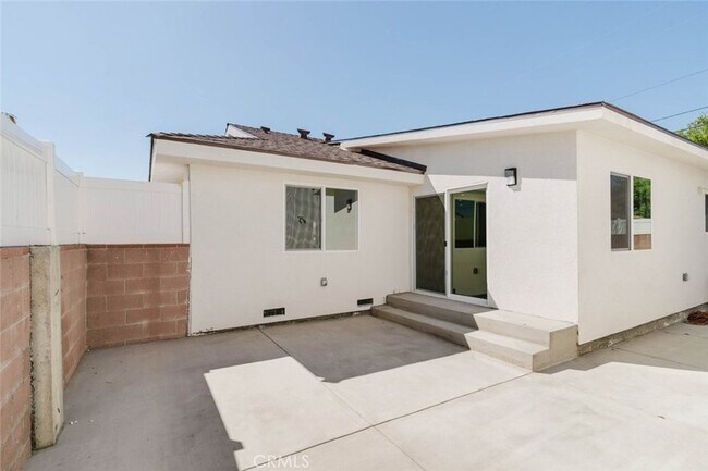 Building Photo - 8310 Canterbury Ave