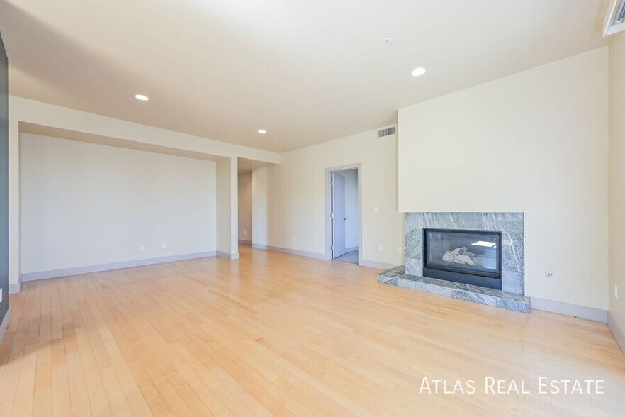 Building Photo - 3420 W 32nd Ave