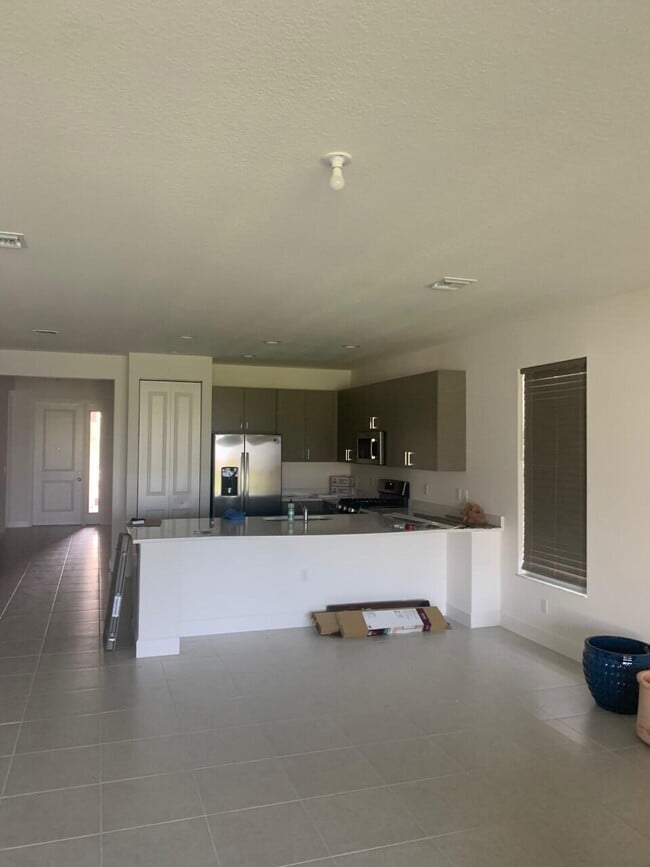 Building Photo - 11643 SW Moon River Way