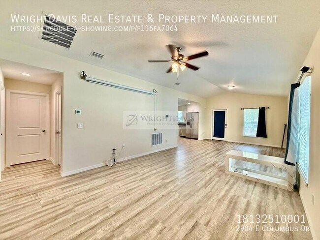 Building Photo - 2904 E Columbus Dr