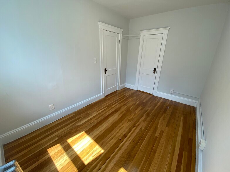 Building Photo - 258 Chestnut Hill Ave