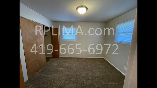 Building Photo - 722 MacKenzie Dr