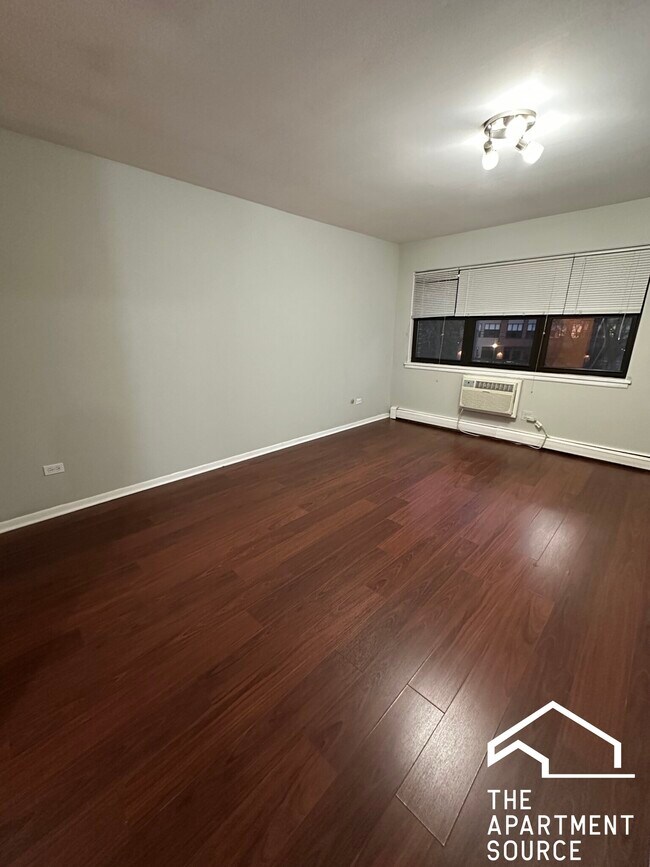 Building Photo - 696 Elm Pl
