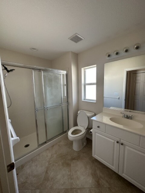 Building Photo - Spacious 2-Bed, 2-Bath Home in Venice with...