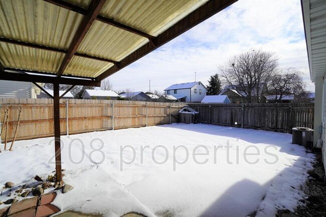 Building Photo - 452 S Jolinda Ave