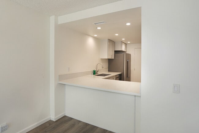Building Photo - 7912 Rainbow Cir