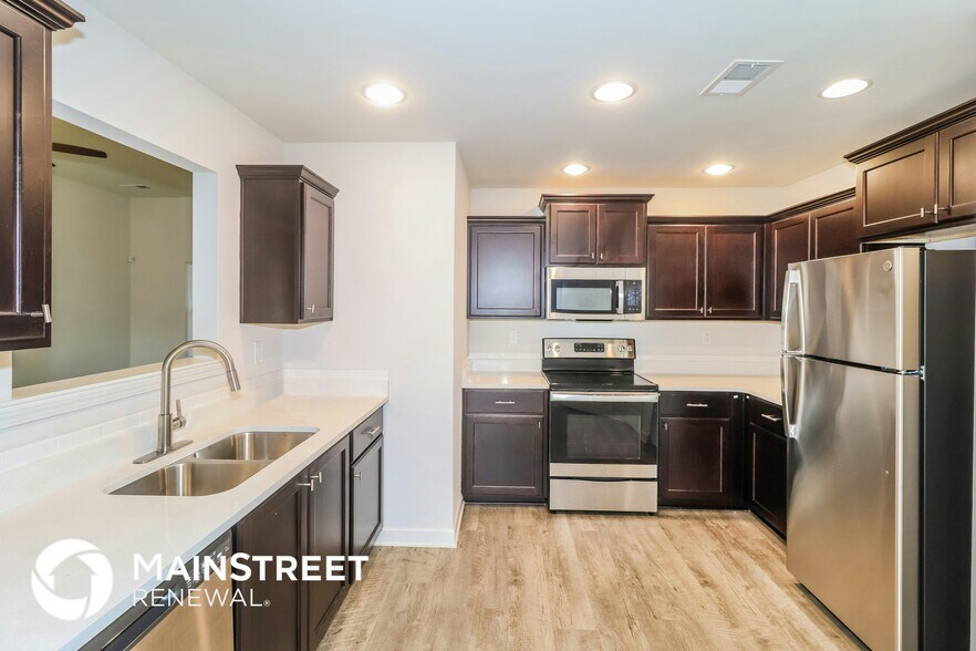 Building Photo - 8106 Aiden Rd