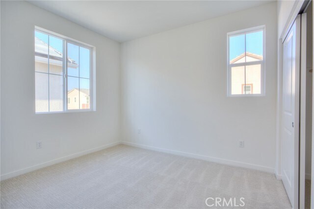 Building Photo - 5999 Huntington Dr
