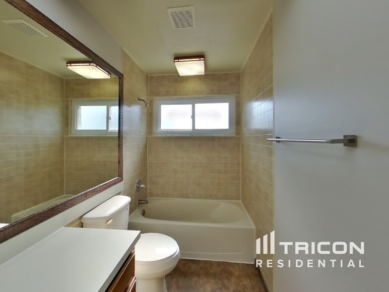 Building Photo - 2609 Crestfield Dr