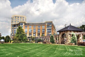 Building Photo - 1133 Metropolitan Ave