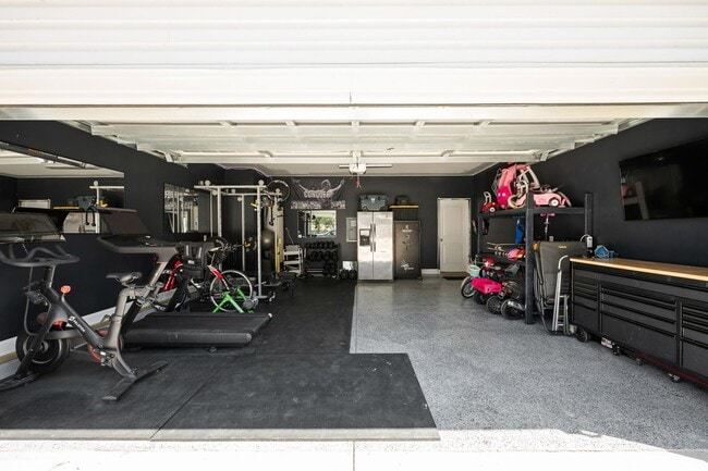 Building Photo - 227 Lookout Ln