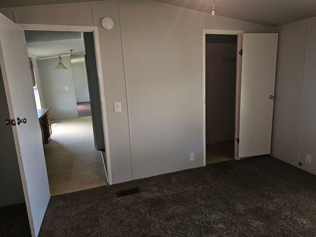 Building Photo - 3 bed 2 bath Mobile Home