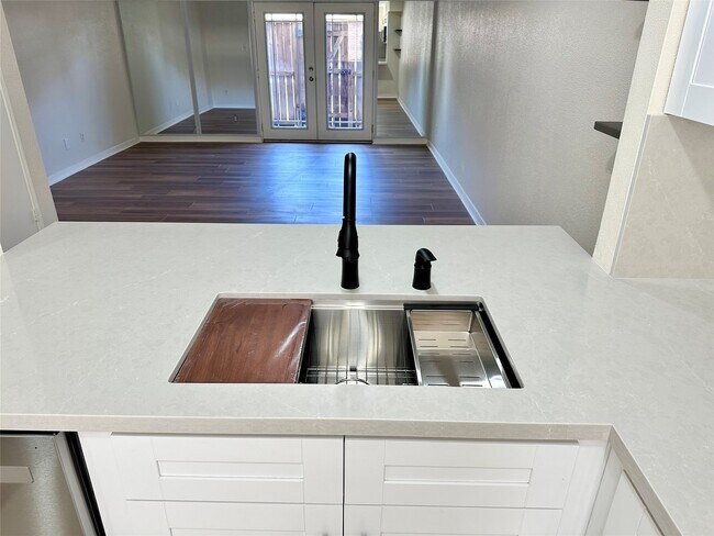 Building Photo - 1715 Moritz Dr