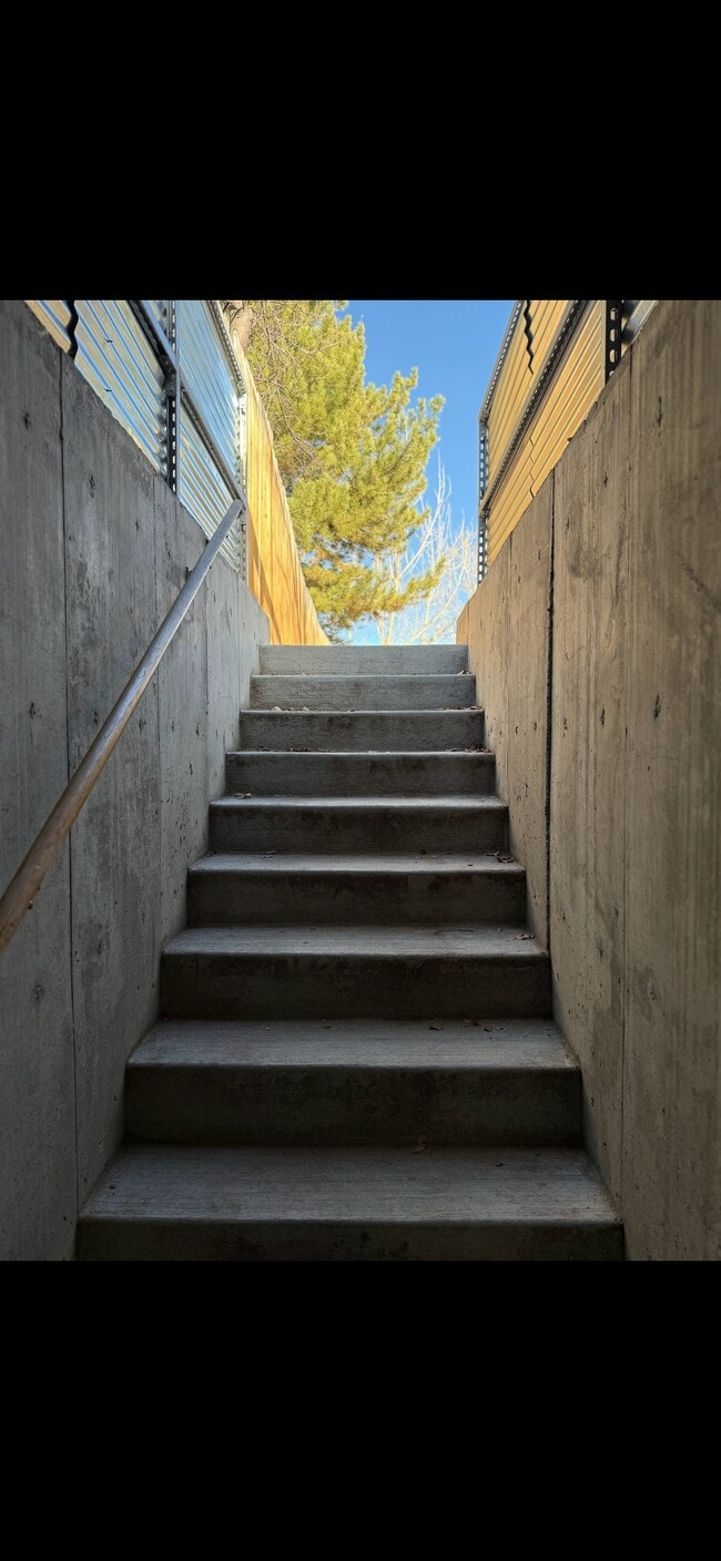 Building Photo - 11175 Dexter Dr