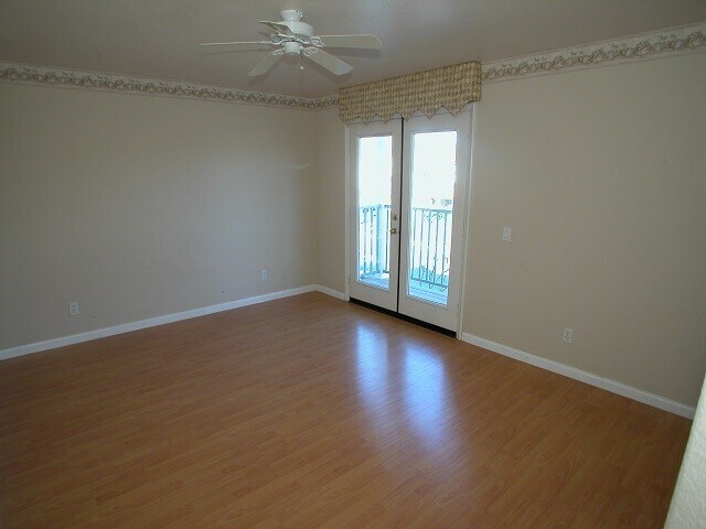 Building Photo - WOW! Great Eastlake Trails Former Model Home